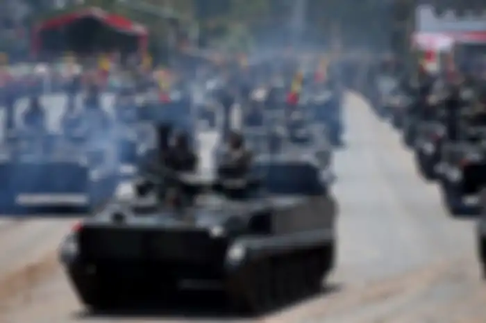 (ilustrasi) Perbandingan kekuatan militer Indonesia dan Malaysia. Defile pasukan saat peringatan HUT ke-72 Tentara Nasional Indonesia di Dermaga Indah Kiat, Cilegon, Banten, Kamis (5/10/2017).