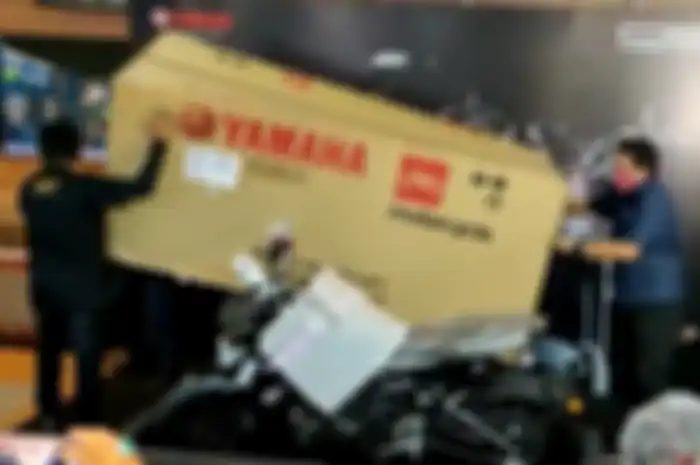 Gelar unboxing, ini dia pemilik satu-satunya Yamaha MT-09 terbaru di Bali