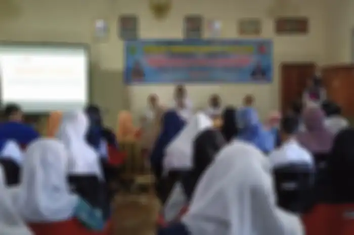 Sebagai seorang guru, bagaimana strategi terbaik dalam menerapkan pendidikan karakter dalam kurikulum sekolah? Ini jawabannya (Sonora Palembang)