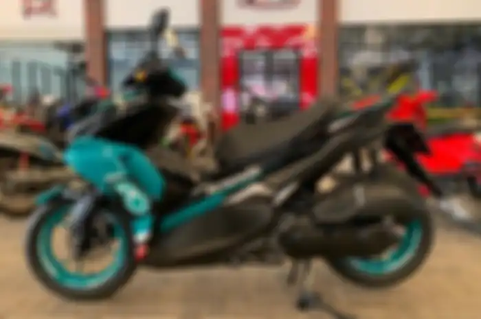 All New Aerox 155 Connected pakai livery Yamaha Petronas SRT di MotoGP buatan Yamaha Mekar Motor