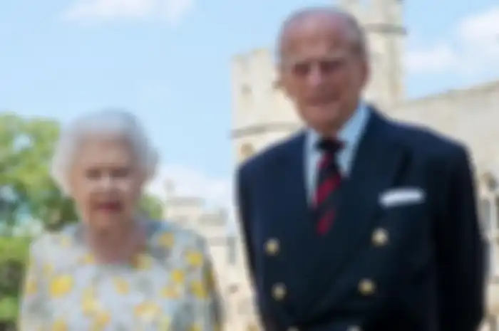 Dapat Hadiah Kartu Ucapan Ulang Tahun Pernikahan Buatan Cicict-cicitnya, Ratu Elizabeth Senang Bukan Kepalang
