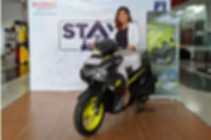 Penyanyi dangdut Chacha Sherly mantan personel Trio Macan jatuh hati pada Yamaha All New Aerox 155 Connected