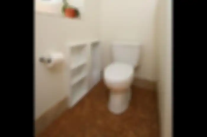 Gabus untuk lantai kamar mandi, mudah dipasang, nyaman, lembut dan ramah lingkungan.