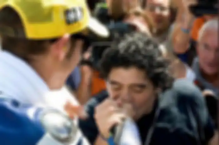Ikut Berduka, Valentino Rossi Tunjukkan Masa-masa Indah Ketika Bertemu Diego Maradona