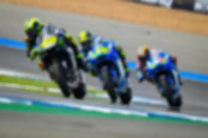 Valentino Rossi dan Joan Mir saat di MotoGP