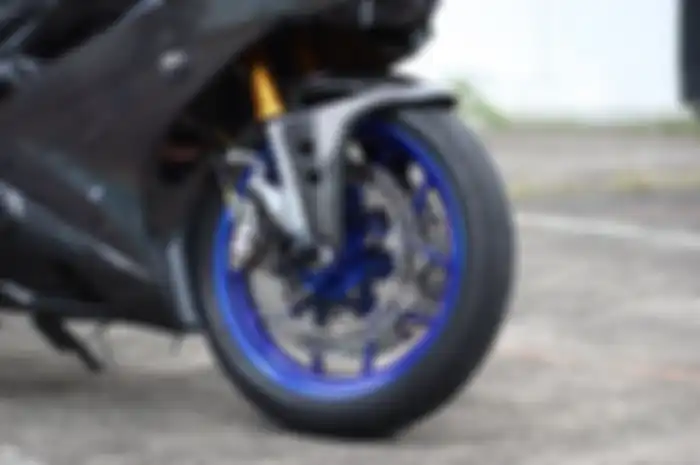 Ilustrasi. Gak cuman gaya, ternyata pakai rem cakram lebar di motor ada fungsinya loh.