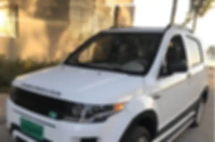 Range Rover ala Tiongkok, bermesin listrik muat 5 orang gak kehujanan, dijual lebih murah dari motor matic Yamaha.