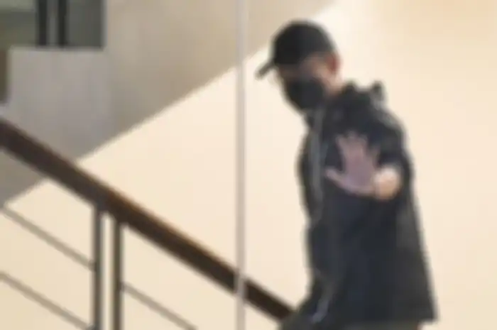 Menteri Sosial Juliari P Batubara tiba di Gedung Komisi Pemberantasan Korupsi (KPK), Jakarta, Minggu (6/12/2020). Juliari P Batubara ditetapkan sebagai tersangka oleh KPK atas dugaan menerima suap terkait pengadaan bantuan sosial penanganan COVID-19 di Kementerian Sosial usai Operasi Tangkap Tangan 