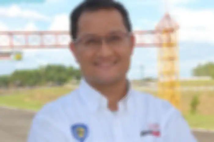 Nama Juliari Batubara disorot, tokoh penting di balap motor Indonesia.