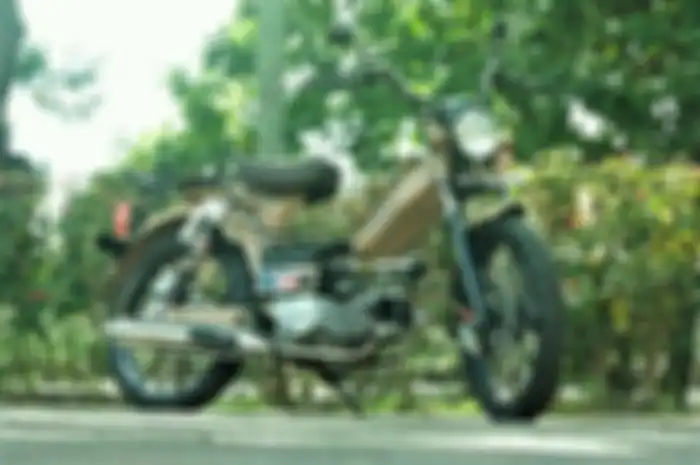 Modifikasi Motor Moped Retro Ala Honda CT125, Bertabur Part RCB