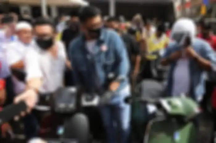 Mantu Presiden Jokowi Jadi Cawalkot Medan, Bobby Nasution cuma punya motor matic.