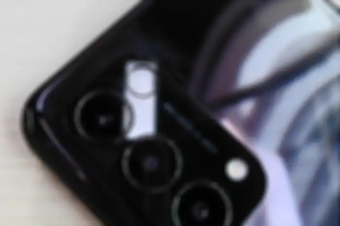 Desain kamera utama 64 MP di Reno5