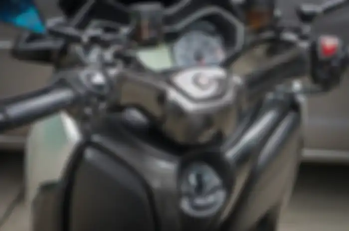 Modiifkasi di Yamaha XMAX ini juga mayoritas dibalut lapisan carbon kevlar.