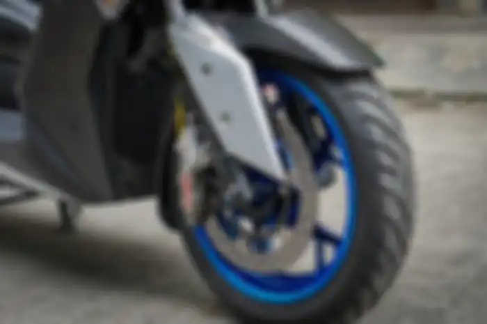 Modal Rp 800 ribuan bisa modifikasi repaint pelek di motor Yamaha XMAX.