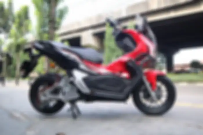 Modifikasi motor Honda ADV 150 pakai monosok mirip Honda X-ADV.