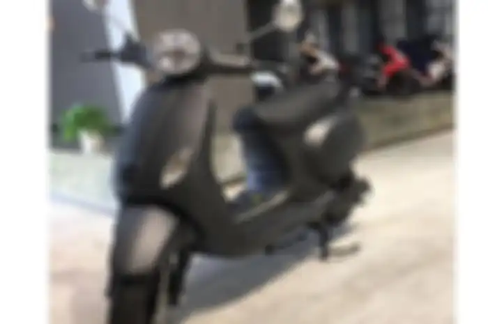 Tampilan muka klasik dengan lampu membulat seperti Vespa Primavera