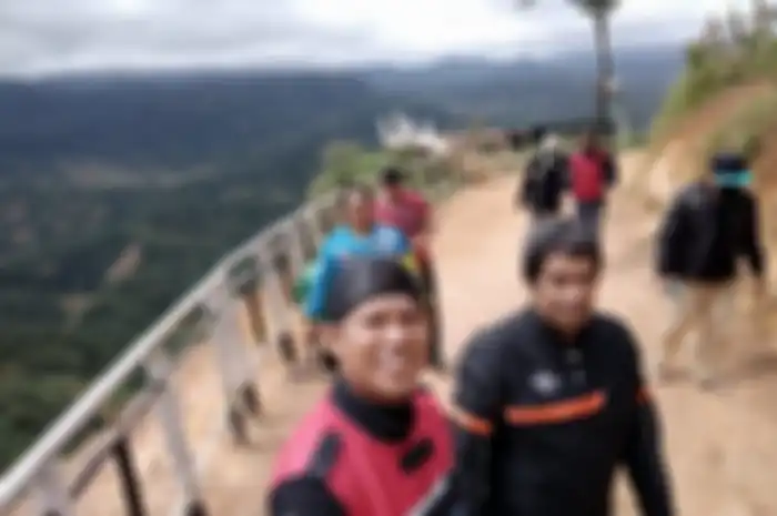 YNCI Depok seru-seruan di lokasi wisata Citorek.
