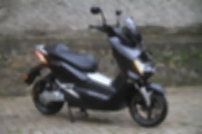 Motor listrik United T1800 dijual Rp 27 jutaan, pajaknya murah banget.