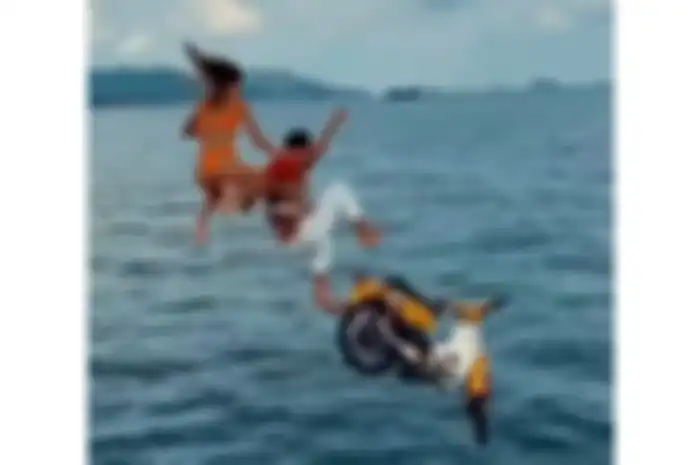 Viral video bule nyeburin motor ke laut bikin bikers Honda C70 Bali geram