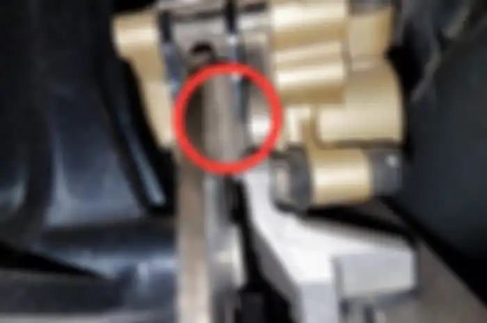 Jangan langsung ke bengkel bro, kampas rem sudah aus bisa dideteksi sendiri.