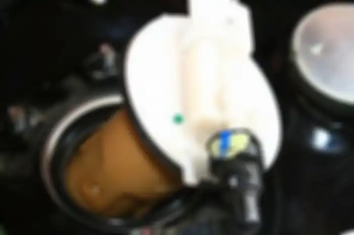 Ilustrasi fuel pump motor injeksi. Jarang kuras tangki motor bisa bikin fuel pump rusak?