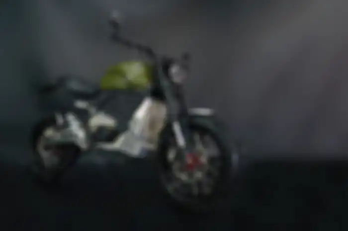 Motor listrik EMGo ScrAmper, tampang galak plus kekar khas scrambler.