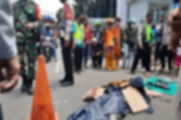 Geger pemotor Honda Vario tewas gara-gara mobil anggota polisi ugal-ugalan.
