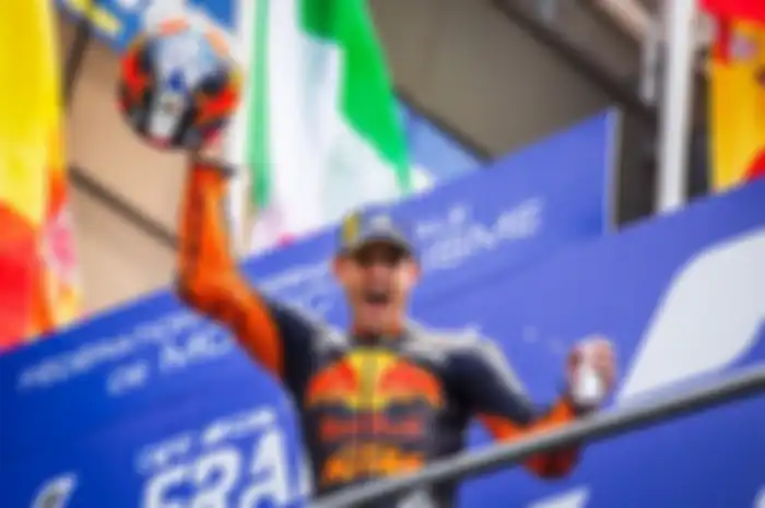 Pembalap MotoGP Pol Espargaro ucapkan salam pisah dengan helm AGV yang bekerja sama hingga 10 tahun lamanya
