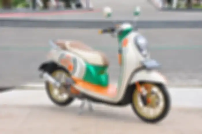 Modifikasi Honda Scoopy bertampang nyentrik, ternyata pemiliknya perempuan lho!