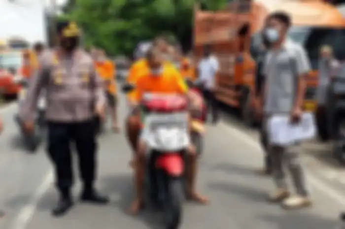 Ada sosok wanita misterius di balik geng begal akatsuki 2018 yang hingga kini masih belum ditemukan.