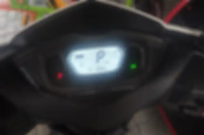 Motor listrik Rakata X5 saat sedang parking mode.