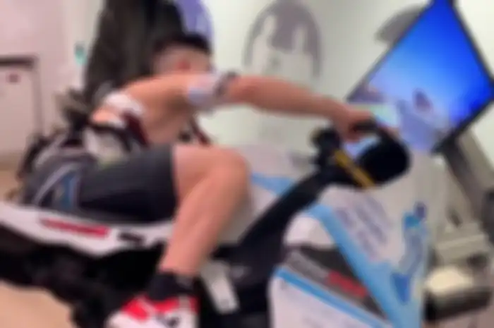 Jelang MotoGP 2021, pembalap Monster Energy Yamaha, Maverick Vinales latihan pakai simulator khusus.