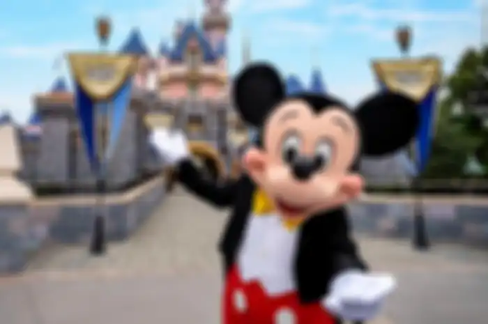 Disneyland bakal disulap untuk tempat pnyuntikan vaksin sekaligus pendistribusian.