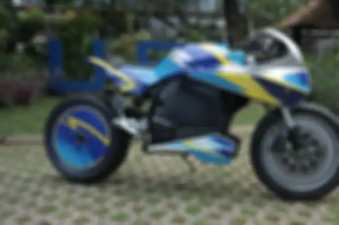 Motor listrik BL-SEV01, kolaborasi Univ. Budi Luhur, LIPI, dan Katros Garage.
