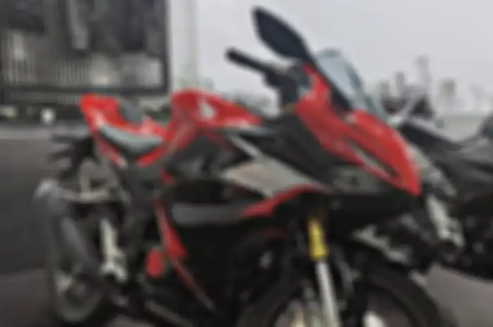 Honda CBR150R 2021 dengan aksesoris resmi