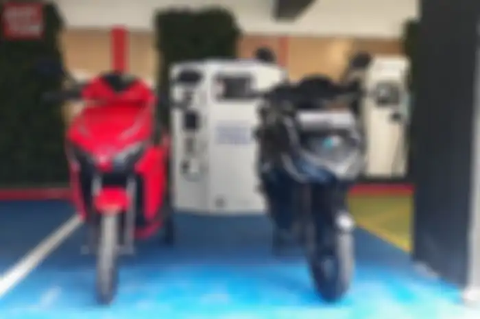 Ilustrasi motor listrik Gesits. Hitung pengeluaran motor listrik dan motor bensin, lebih hemat mana?
