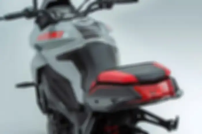 Motor baru Suzuki khusus yang warna merah yang diproduksi cuma 100 unit