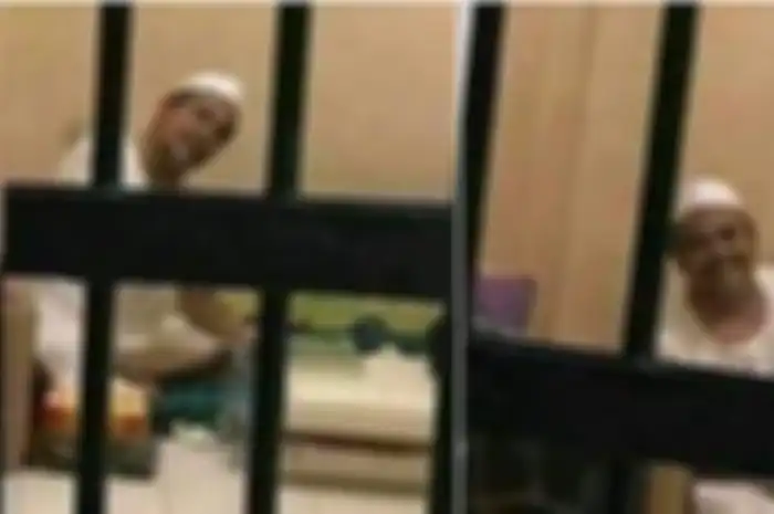 Kondisi Habib Rizieq selama dua bulan dipenjara dikabarkan memburuk.