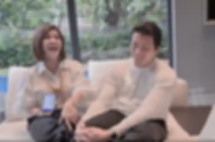 Syahrini dan Reino Barack