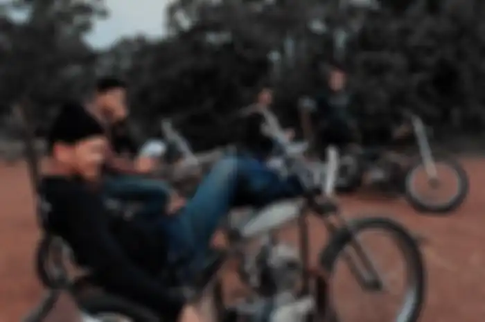Para anggota Ride &amp; Grill