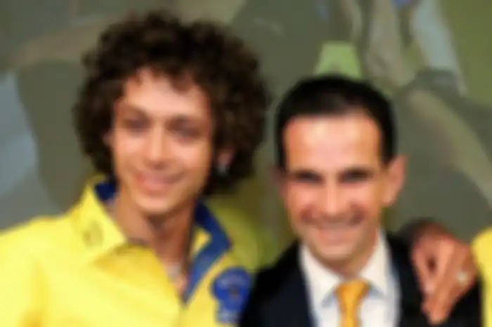 Blak-blakan Davide Brivio, Suzuki MotoGP pernah PDKT Valentino Rossi lewat Facebook.