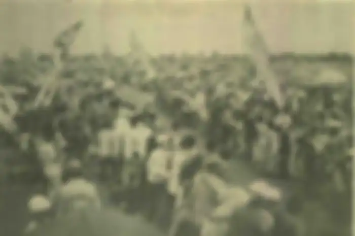 Masih ingat tragedi road race di Solo, Jawa Tengah karena membludaknya para penonton pada tahun 1999? Kaki panitia sampai putus.