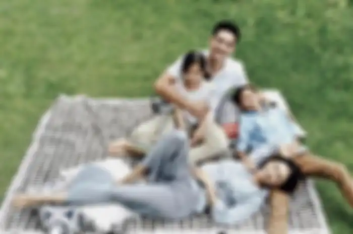 Potret Keluarga Kecil Andrew White dan Nana Mirdad