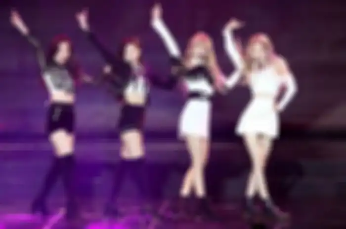 Rose BLACKPINK Bawakan Gone, Lisa Cover Lagu Say So di Konser The Show 
