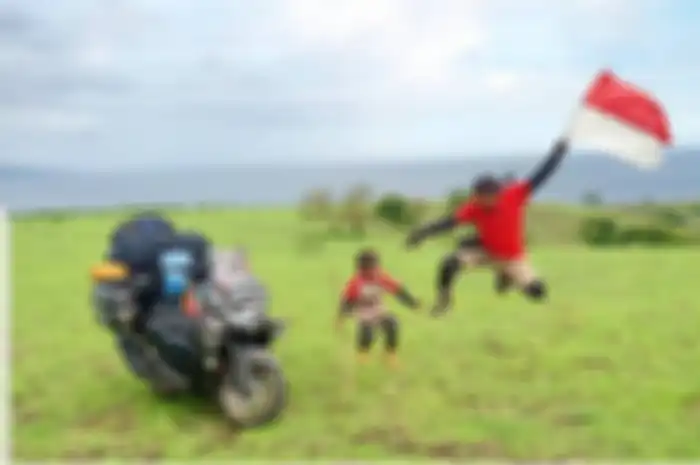 Lilik dan Balda touring ke Timor Leste menggunakan Yamaha All New NMAX 155.
