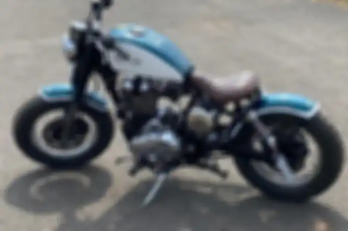 Modifikasi motor Royal Enfield Thunderbird jadi motor Bobber, tribute untuk mendiang Freddie Mercury.