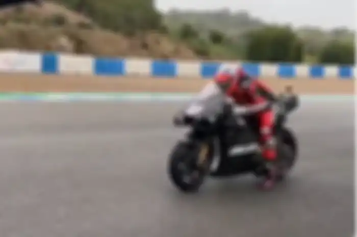 Direktur Olahraga Ducati, Paolo Ciabatti pede kalau motor Desmosedici GP21 enggak lagi bermasalah dengan ban baru Michelin.