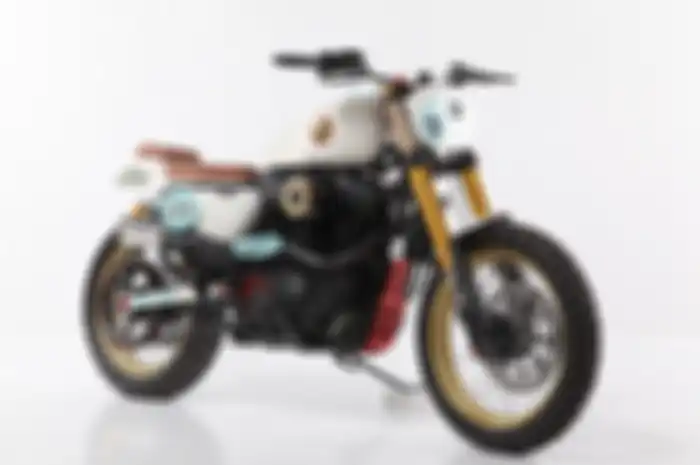 Modifikasi HD Sporster 883R bergaya urban tracker.