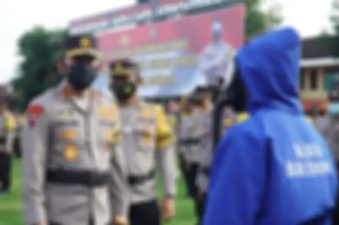 Kapolda Bali Irjen. Pol. Drs. I Putu Jayan Danu Putra, S.H., M.Si., memimpin langsung Dalam apel Kesiapan Bhabinkamtibmas dan Tenaga Kesehatan Polri sebagai Tracer dan Vaksinator Covid-19. 
