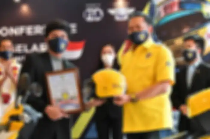 Ketua MPR sekaligus Ketua IMI, Bambang Soesatyo melantik Atta Halilintar sebagai Presiden KMLI.